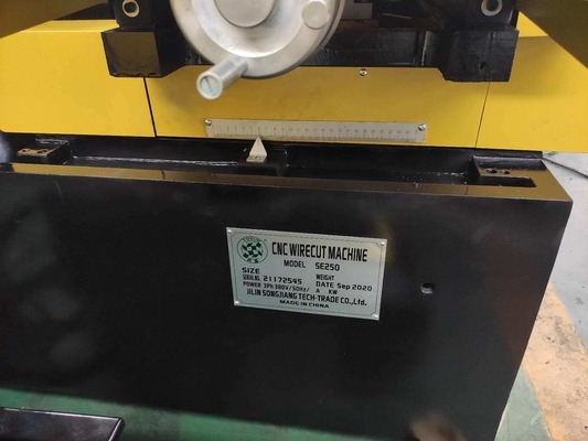 Servizio post-vendita Macchina di taglio a filo CNC EDM Super economica Dk7725 per metallo