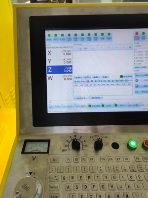 Macchina EDM per la perforazione di piccoli fori ad alta precisione Sjd704wxl 500X400 per esigenze personalizzate