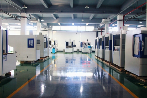 Taglio di fili con servomotore EDM A400