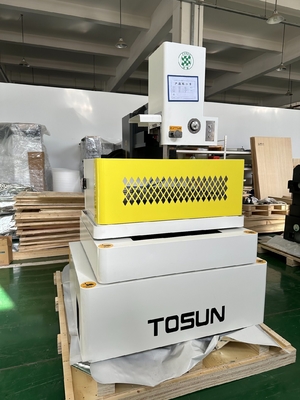 Macchina EDM ad alta velocità D400 per taglio di fili con taglio a tappeto all'interno di utensili CNC per taglio del metallo