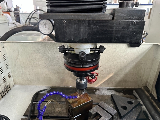 Discarica elettrica a scarico CNC a tre assi EDM300H con lavorazione a specchio