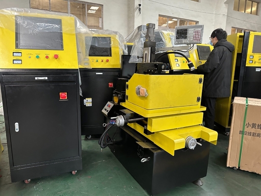 Taglio di precisione con la macchina EDM per taglio di filo a media velocità S400