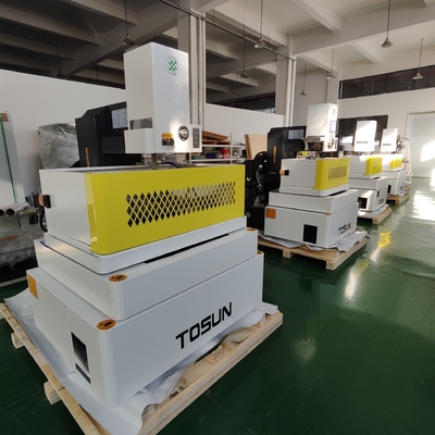 Macchina di taglio di filo elettrico ad accensione ad alta precisione A400 personalizzata per il tuo business