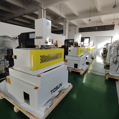 Panasonic Servo Motor Fast Speed EDM Wire Cutting Machine Dk7732c esperto
