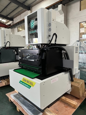 Precisione immersione CNC macchina filo di ottone taglio EDM Swe85SL