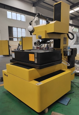 CNC Wire Cut EDM Dk7750F per il taglio preciso e rapido