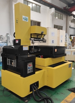 CNC Wire Cut EDM Dk7750F per il taglio preciso e rapido